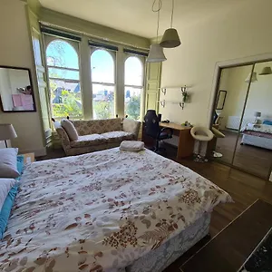 39 Constitution Street Guest house